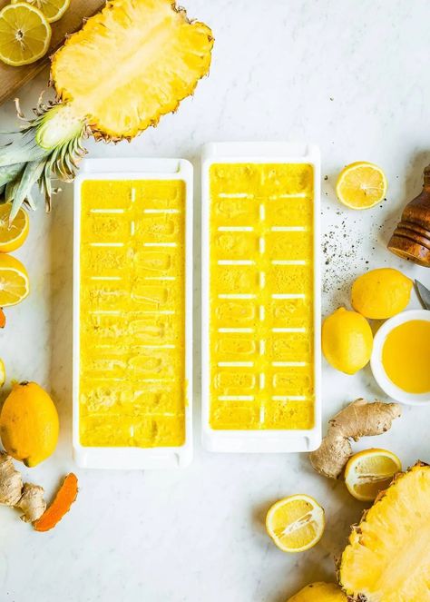 Smoothie Cubes, Smoothie Boosters, Anti Inflammation Recipes, Easy Green Smoothie, Nutribullet Recipes, Turmeric Recipes, Fresh Turmeric, Smoothie Drink Recipes, Frozen Pineapple