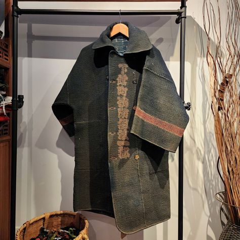 Antique Japanese Indigo Reversible Fireman's Hanten Jacket Ancient Japan Clothing, Hanten Jacket, Archive Clothing, Weird Style, Overalls Outfit, Beauty Aesthetic, Linen Cardigan, Fashion Inspiration Design, Cheongsam