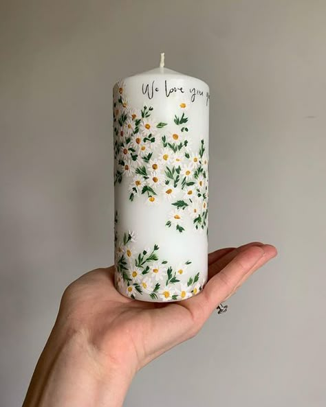 Aesthetic Candle Painting, Pillar Candle Painting, Drawing On Candles, Decorated Candles, Painting Candles With Wax Ideas, Wax Painted Candles, Painting On Candles, Candle Painting With Wax Ideas, Paint Candles