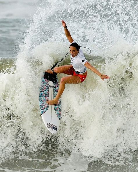 Carissa Moore, Team USA, Gold Medal in Surfing, 2020/2021 Tokyo Summer Olympics Carissa Moore Surfing, Surfing Olympics, Olympic Surfing, Carissa Moore, Tokyo Summer, World Surf League, Camp Activities, Surfing Pictures, Usa Women