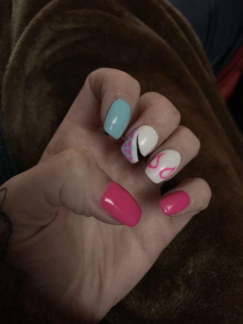 Spidergwen Nail Art, Spiderman Natural Nails, Gwen Stacy Nail Art, Spidey And His Amazing Friends Nails, Spider Gwen Nails Acrylic, Gwen Stacy Nails Designs, Across The Spiderverse Nails, Gwen Nails Spiderman, Gwen Spiderman Nails