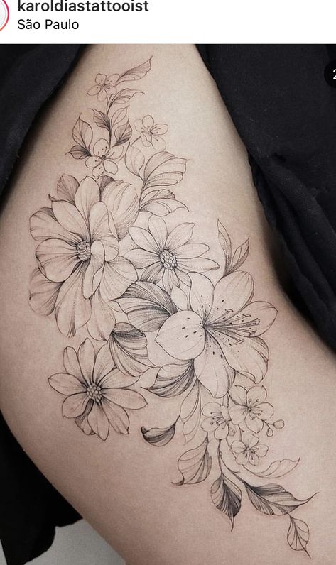 Flower Tattoos On Hip, Fine Line Thigh Tattoos Women, Side Thigh Tattoos Women Simple, Floral Thigh Tattoos Women, Thigh Flower Tattoo, Rose Hip Tattoo, Body Disphorphia, Side Thigh Tattoos Women, Floral Hip Tattoo