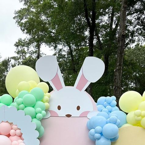 HOUSTON BALLOONS + BACKDROPS on Instagram: "Happy Easter 🐇  . . #happyeaster #easter #easterdecor #eastereggs #heisrisen #bunny #balloongarland #houstonballoons #conroeballoons #thewoodlandsballoons #balloondecor #houstonbackdrops #htxevents #htxvendor #instagram #instagood #easterbunny #eastersunday #easterbasket #easterweekend" Bunny Backdrop, Easter Weekend, Balloon Backdrop, He Is Risen, Easter Sunday, Balloon Garland, Balloon Decorations, Easter Baskets, Happy Easter