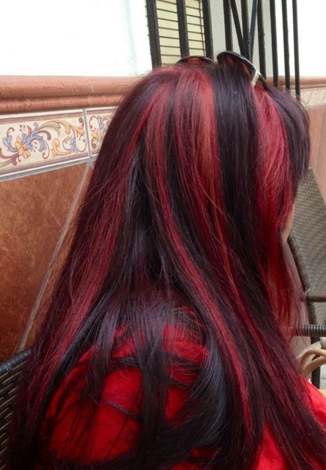 Highlight Hair Ideas, Skunk Hair, Highlight Hair, Elegant Hairstyle, Red Hair Inspo, Hair Color Streaks, Hair Streaks, Dyed Hair Inspiration, Red Highlights