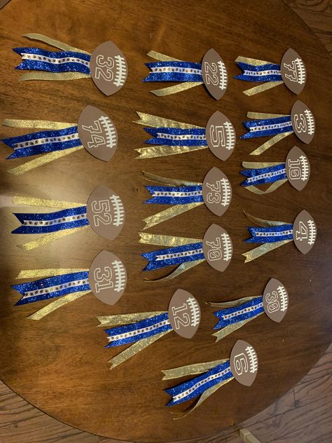 Peewee Football Signs, Football Senior Night Dinner, Football Championship Ideas, Football Pins For Moms, Football Mom Accessories, Football Keepsake Ideas, Senior Night Parent Gifts, Football Team Party Ideas, Senior Night Flowers For Mom