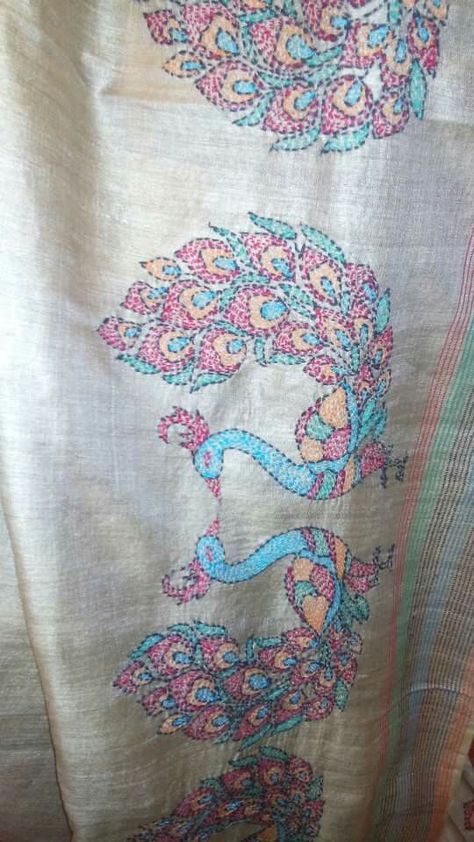 Katha Embroidery Motif, Kantha Embroidery Designs Pattern, Kantha Work Designs, Kantha Embroidery Motifs Traditional Design, Kantha Embroidery Designs, Nakshi Kantha Embroidery, Peacock Embroidery Designs, Kutch Work Designs, Kantha Embroidery