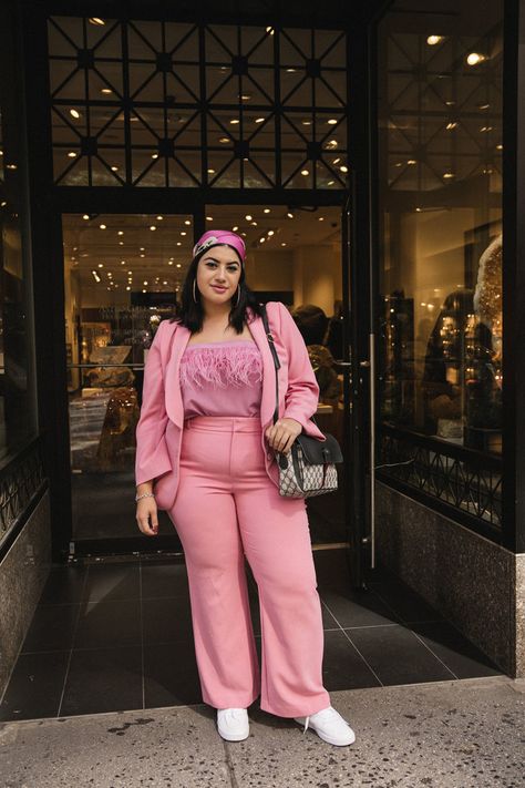 The Plus-Size Women Who Ruled the Street Style Game During New York Fashion Week | InStyle.com Plus Size Street Style, Moda Plus, Fashion Gallery, Curvy Girl Outfits, Fashion Week Street Style, Curvy Outfits, Curvy Fashion, Look Cool, New York Fashion Week