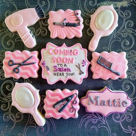 Cosmo Graduation Party, Hair Stylist Graduation Party Ideas, Cosmetology Party Ideas Graduation, Cosmetologist Graduation Party, Cosmetology Graduation Cake Ideas, Beautician Graduation Party, Beauty School Graduation Party Ideas, Hairdresser Graduation Party Ideas, Cosmetology Graduation Party Decorations