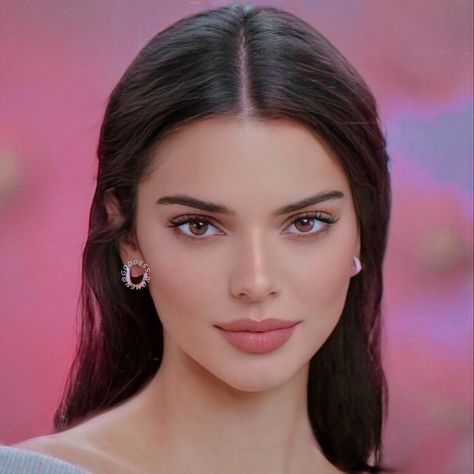 Kendall Jenner Face, Kendall Jenner Icons, Kendall Jenner Makeup, Classy Makeup, Cool Brown, Hair Silky, Invisible Lace, Kendall And Kylie Jenner, كريستيانو رونالدو