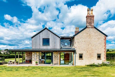 Old cottage extension exterior timber cladding stone Cottage Extension, Single Storey Extension, Building Extension, New Staircase, Modern Extension, House Extension, Timber Cladding, Old Cottage, Exterior Cladding