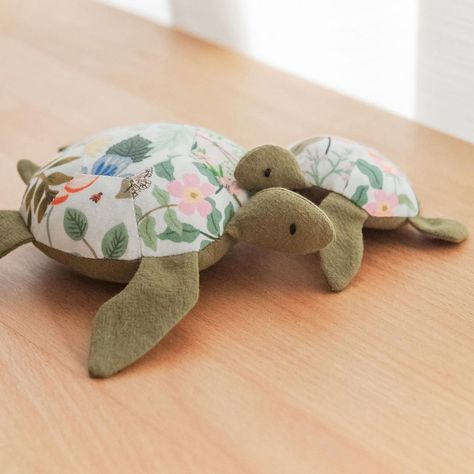 Polina / Sewing on Instagram: “I’m so happy to announce that Turtle PDF Sewing Pattern and Tutorial is now available on my website (link in bio). The eBook (46 pages)…” Sewing Ideas Animals, Turtle Pattern Sewing, Turtle Plush Pattern, Turtle Stuffed Animal Pattern, Sea Turtle Sewing Pattern, Turtle Sewing Pattern, Turtle Patterns, Diy Turtle, Plushies Diy