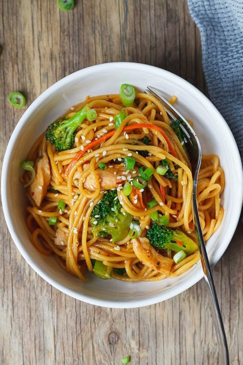 #Chicken #Pasta and #Broccoli Skillet – #eatwell101 #recipe Flavor overload! Make your own take-out at home with this super easy #chicken# recipe. - #recipe by #eatwell101 Chicken Stir Fry Noodles, Chicken And Noodle Recipes, Stir Fry Noodles Recipe, Broccoli Skillet, Fry Noodles, Easy Chicken Recipe, Stir Fry Recipes Chicken, Healthy Pasta, Stir Fry Noodles