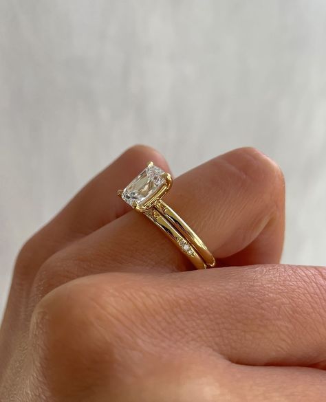 Wedding Bands With Rectangle Diamonds, Hammer Set Wedding Band, Gap Wedding Band With Engagement Ring, Simple Wedding Band With Engagement Ring, Wedding Band With Ring, Engagement Ring And Wedding Band Set Simple, Wedding Bands Women Gold, Dream Wedding Ring Gold, Matching Gold Wedding Bands His And Hers