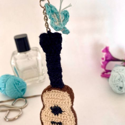 Taylor Swift Crochet Keychain, Taylor Swift Crochet, Teardrops On My Guitar, Guitar Keychain, Chain Crochet, Turquoise Yarn, Crochet Keychains, Crochet Keychain Pattern, Crochet Keychain