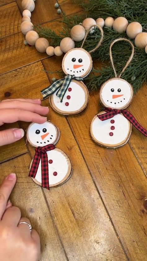 Rustic Wood Slice Snowman Ornaments ⛄️❄️⛄️ | Rustic Wood Slice Snowman Ornaments ⛄️❄️⛄️ Nothing says winter than a cute little snowman! Bring the fun indoors by creating this sweet little ornament... | By Factory Direct Craft Ornaments Using Wood Slices, Wood Discs Crafts Christmas, Tree Slice Ornaments Diy, Small Wood Cookie Crafts, Craft Ideas With Wood Slices, Easy Wood Slice Ornaments, Easy Crafts For Adults To Sell, Snow Man Ornament Craft, Snowmen Wood Crafts