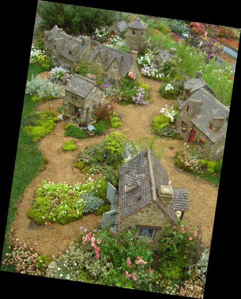 Garden Houses, Fairy Village, Fairy Garden Designs, Faeries Gardens, Mini Fairy Garden, Garden Mini, Fairy Garden Houses, Garden Terrarium, Fairy Garden Diy