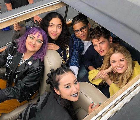 Runaways Cast, Allegra Acosta, Marvels Runaways, Runaways Comic, Marvel's Runaways, Runaways Marvel, Iain De Caestecker, Marvel Champions, Young Avengers