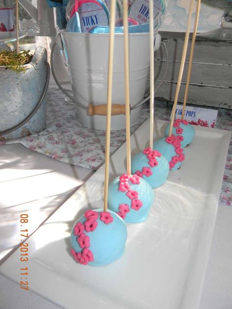 Mama Mia Birthday Theme Ideas, Mama Mia Cake Pops, Mama Mia Themed Birthday Party Food, Mama Mia Party Food Ideas, Mamma Mia Dessert Table, Mamma Mia Themed Snacks, Mamma Mia Themed Desserts, Mama Mia Desserts, Mamma Mia Snacks