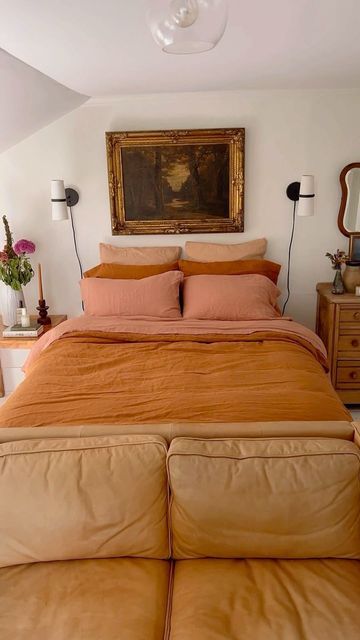 Bed Threads.® on Instagram: "@heleneisfor gives her bedroom a seasonal refresh with Rust, Terracotta and Hazelnut Threads. 🍂" Dusty Pink And Terracotta Bedroom, Terracotta And Pink Bedding, Clay Colour Bedroom, Rust And Rose Bedroom, Terracotta Sheets Bedroom, Yellow And Terracotta Bedroom, Teracotta Bedding, Terecotta Design Bedroom, Rust And Pink Bedroom