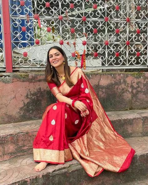 Bangladeshi Saree, Red Saree Wedding, Red Bridal Dress, Trendy Outfits Indian, Indian Sari Dress, Wedding Lehenga Designs, Indian Bride Outfits, Celebrity Fashion Looks, Indian Saree Blouses Designs