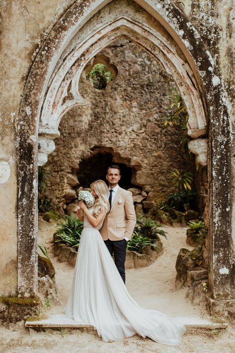 This Portugal elopement is absolutely dreamy! | Image by Diana Veinberga Irish Photoshoot, Sintra Wedding, Irish Elopement, Portugal Elopement, Dream Elopement, Winter Wedding Destinations, Destination Bride, Lush Forest, Contemporary Bride