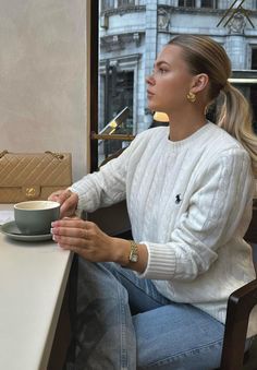 Ralf Lauren Girl Aesthetic, Ralph Lauren Old Money Aesthetic, Cute Comfy Fall Outfits, Staple Outfits, Lauren Aesthetic, Corporate Attire Women, Old Money Fashion, Money Clothes, Comfy Fall Outfits