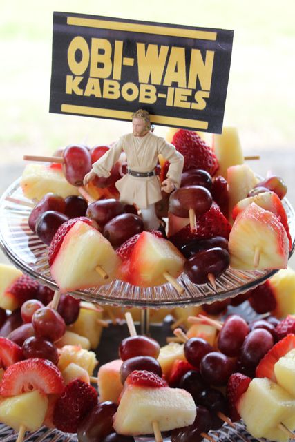 Photo 10 of 24: Star Wars / Birthday Jacks Star Wars Party | Catch My Party thanks @Marissa Hereso Hereso Hereso Kate Star Wars Essen, Star Wars Dessert, Star Wars Party Food, Star Wars Birthday Party Ideas, Ideas Aniversario, Star Wars Baby Shower, Star Wars Theme Party, Star Wars Food, Fruits Decoration