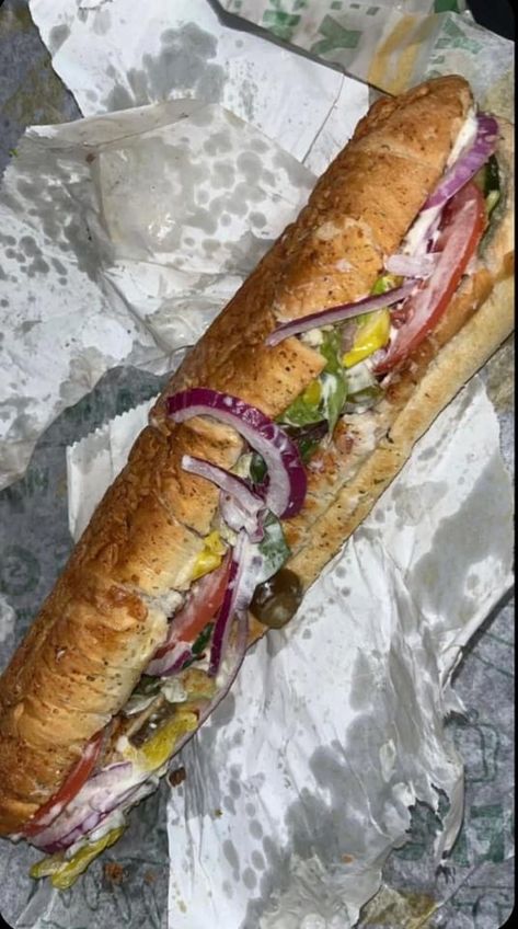 Subway Orders Ideas, Subway Veggie Sandwich, Sandwich Asthetic Picture, Homemade Subway Sandwich, Subway Sandwich Order Ideas, Subway Order Ideas, Best Subway Sandwich Ideas, Subway Sandwich Aesthetic, Subway Aesthetic Food