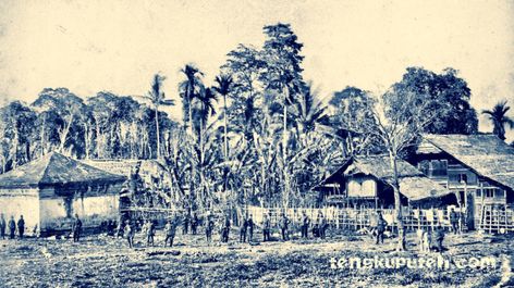 LOKASI ISTANA KERAJAAN ACEH DULU DAN SEKARANG | Tengkuputeh Banda Aceh, Aesthetic Backgrounds, Time Travel, The Past, Indonesia, History, Art