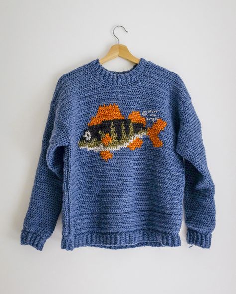 fishy aleks crochet sweater pattern - WOOL & BUGGERS Homemade Knit Sweater, Jumper Embroidery Ideas, Homemade Aesthetic, Crochet Sweater Pattern, Crochet Fish, Animal Sweater, Crochet Jumper, Graphic Sweaters, Cooler Look