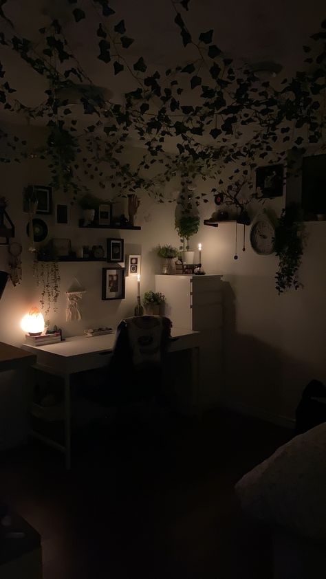 Room Decor Bedroom Dark, Chill Room, Cosy Room, Room Redesign, Pinterest Room Decor, Teen Room Decor, Aesthetic Rooms, Pretty Room, Dreamy Room