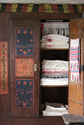 House from Őcsény Open Air Museum, Folk Decor, Wallpaper Companies, Air Museum, Diy Interior, Humble Abode, Painted Doors, Old Antiques, Making Room