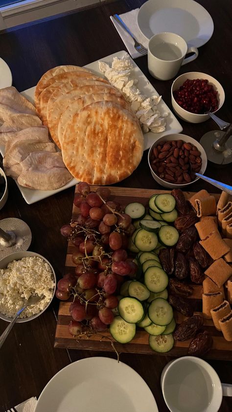 Bethlehem dinner ideas 👇🏻 We love this tradition either at the start of the Christmas season or on Christmas Eve. It’s really special to i… | Instagram Bethelem Dinner, Bethlaham Dinner, Shepherds Meal Christmas Eve, Bethlehem Christmas Dinner, Shepards Dinner Christmas Eve, Shepherds Dinner Christmas Eve, Bethlehem Dinner Food, Bethlaham Christmas, A Night In Bethlehem Ideas