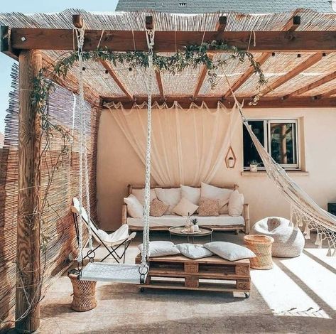 Boho Outdoor Space, Bohemian Decorating, Bohemian Patio, Bohemian Outdoor, Bohemian Garden, Boho Patio, Boho Outdoor, Casa Country, Backyard Makeover