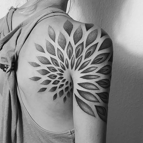 Ornamental Dotwork, Mandala Tattoo, Next Tattoo, New Tattoo, Tattoo Inspo, Tattoos And Piercings, Tattoo Design, Flower Tattoo, Henna