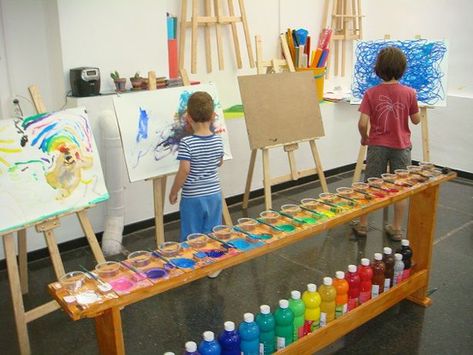 Kids Art Studio, Reggio Classroom, Art Studio Space, Slice Of Heaven, Art Area, San Fernando Valley, Easels, Art Corner, Salou