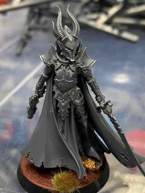 Drukhari Archon Conversion, Dark Eldar Conversion, Eldar 40k Miniatures, The Forever Winter Concept Art, Drukhari Conversions, Eldar Conversion, 40k Drukhari, Warhammer 40k Dark Eldar, Warhammer 40k Tabletop