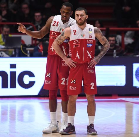 Mike James and James Nunnanly. This is a nice 1 2 combo in Milan. They also have big man from Arizona on that team. Mike James, Big Men, Everyone Else, Fun Games, Something To Do, Sports Jersey