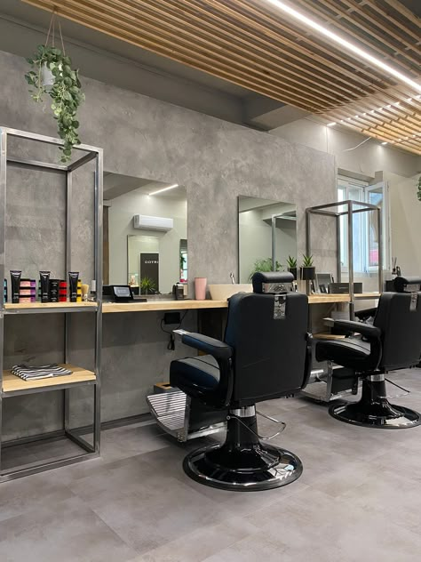 Concrete Barbershop, Industrial Barbershop Ideas, Barbershop Flooring, Barbershop Station Ideas, Barber Shop Lighting Ideas, Small Barbershop Ideas, Barber Shop Design Interior, Minimalist Barbershop, Modern Barber Shop Ideas