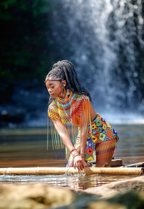 Umhlonyane Attire, Umemulo Outfits, West African Women, Zulu Traditional Attire, Social Structure, African Vibes, Traditional African Clothing, African Royalty, African Traditions