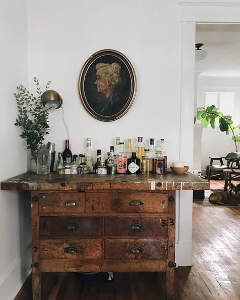 Interior Vintage, Casa Vintage, Bar Cart Decor, Design Blogs, Decor Studio, Home Luxury, Design Del Prodotto, Bar Carts, Humble Abode