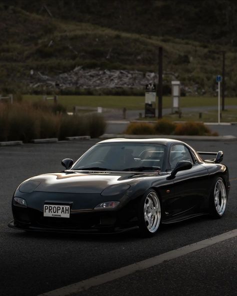 Jdm Vibes, Auto Aesthetic, Mazda Rx7 Fd, Rx7 Mazda, Rx7 Fd, Initial D Car, Car Aesthetics, Slammed Cars, Rx 7