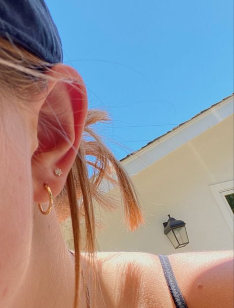 2nd Piercing Aesthetic, Cute 2nd Piercing, 2 Hoops On Ear, Small Ear Percinings, Seconds Piercing Aesthetic, 2 Hole Ear Piercing Ideas, Simple Double Piercing, Double Piercing Aesthetic, Second Piercing Aesthetic