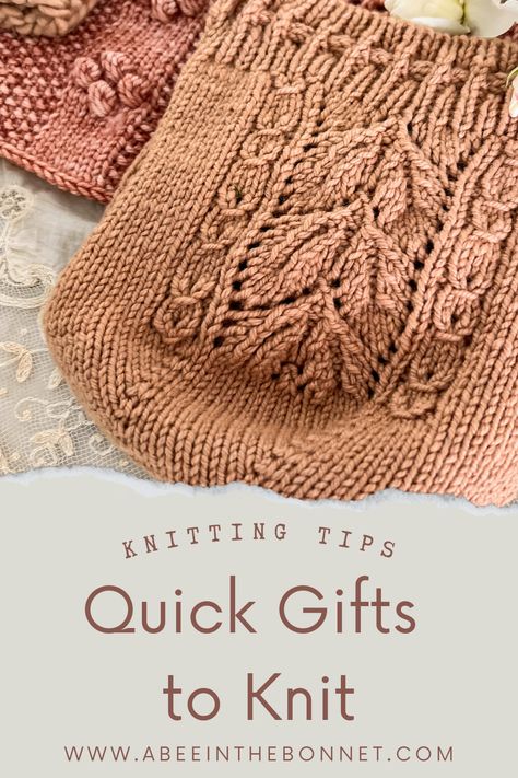 The holiday season is approaching and there's no better time to start on those thoughtful, hand-knit gifts. If you're looking for easy and quick knitting projects, we've got the perfect patterns for you! With these four amazing patterns, you'll be able to knit beautiful, personalized presents for friends and family quickly, without spending months on each project. Fox And Pine Knitting, Christmas Knitting Projects Gift Ideas, Keychain Knitting Pattern, Easy Best Friend Gifts, Christmas Present Knitting Ideas, Fast Knit Projects, Knitted Gift Ideas For Women, Fun Knitting Stitches, Knitting Presents Gift Ideas