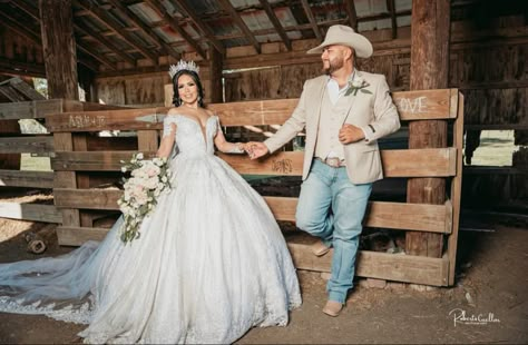 Wedding Ideas Vaquero, Rancho Wedding Dress, Wedding Vaquero, Vaquera Wedding Outfit, Vaquero Wedding Mexican, Vaquera Wedding, Tejano Wedding, Mexican Wedding Groom, Mexican Groom Attire