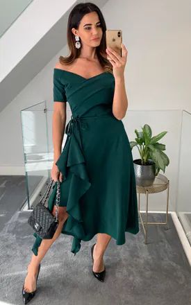 Dark Green Dress, Fall Wedding Guest Dress, Guest Attire, Wedding Attire Guest, Green Midi Dress, Guest Outfit, Trending Dresses, Wedding Attire, Mother Of The Bride Dresses