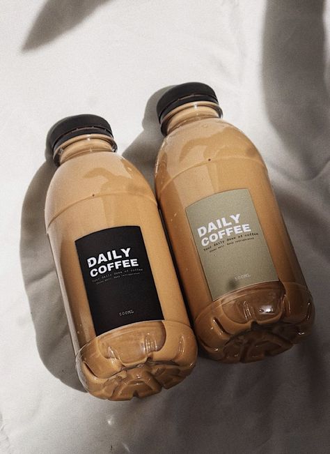 Iced Coffee Business Ideas, Bottled Coffee Aesthetic, Coffee Shop Drink Ideas, Coffee Drink Packaging, Drink Bottle Aesthetic, Coffee Bottle Packaging, Coffee Bottle Design, Korean Coffee Shop Aesthetic, Coffee In A Bottle