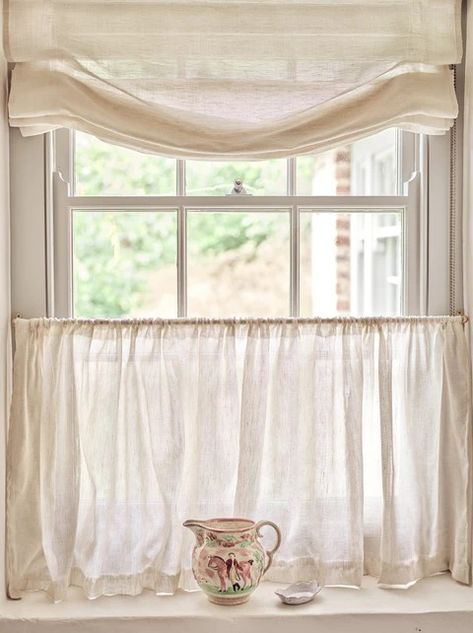 Blinds — Tori Murphy Ltd Traditional Roman Blinds, Cafe Blinds, Curtains For Home, Bathroom French Country, Cafe Curtains Kitchen, Cafe Curtain, Layered Curtains, Long Curtains, Chic Interior