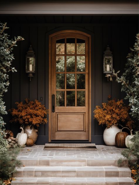 Fall Modern Front Porch Decor, Fall Front Porch Minimalist, Dark House Front Porch, Fall Front Porch Decor Victorian, Modern Fall Door Decor, Modern Outdoor Fall Decor, Dark Front Porch Ideas, Red Brick Entryway Exterior, Elegant Fall Front Porch Decor