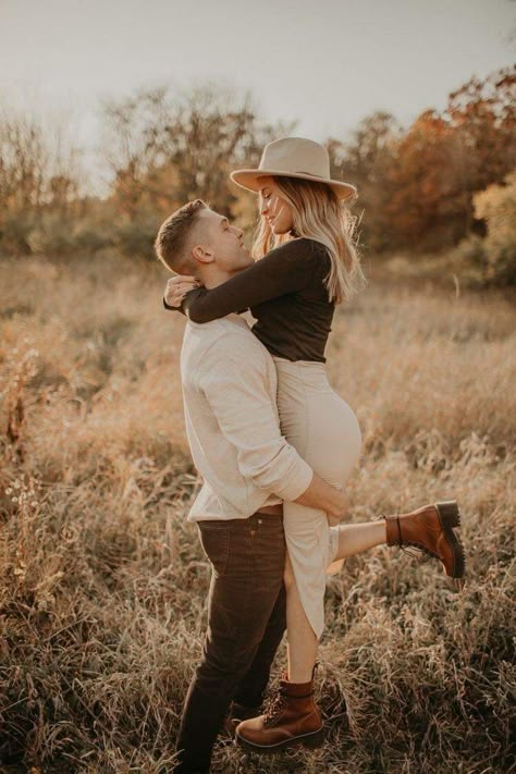 November Couple Photoshoot Outfits, Fall Photoshoot Outfits Couples 2023, Neutrals Couple Photoshoot, Engagement Shoot Fall Outfits, Engagement Photo Shoot Outfits Fall, Pine Trees Photoshoot, Neutral Engagement Outfits Fall, Intimate Outdoor Couple Photos, Simple Couple Photoshoot Outfits